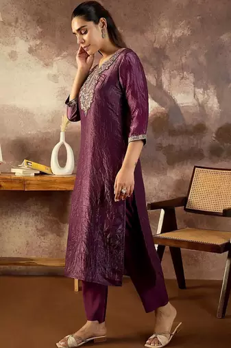 Women Ethnic Motifs Embroidered Regular Thread Work Kurta with Trousers