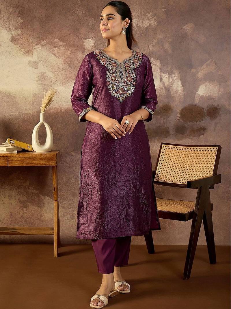 Women Ethnic Motifs Embroidered Regular Thread Work Kurta with Trousers
