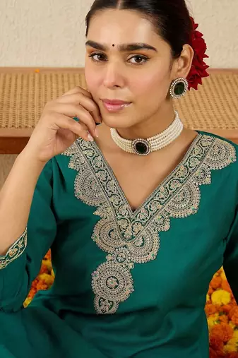 Women Ethnic Motifs Embroidered Regular Kurta with Trousers