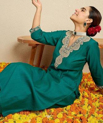 Women Ethnic Motifs Embroidered Regular Kurta with Trousers 3