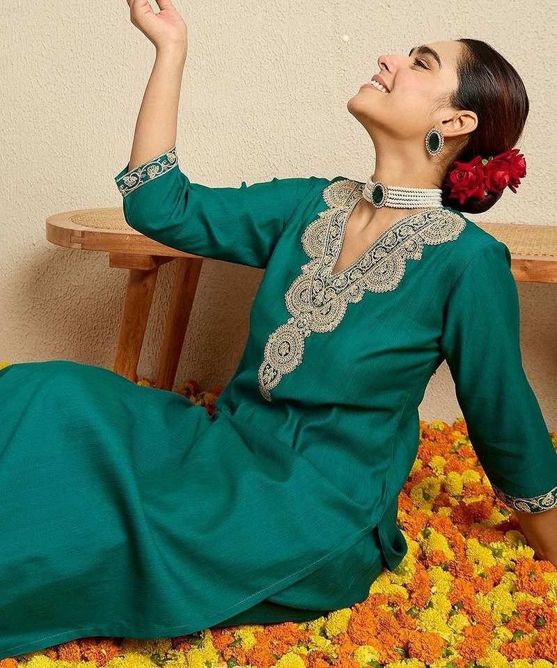 Women Ethnic Motifs Embroidered Regular Kurta with Trousers