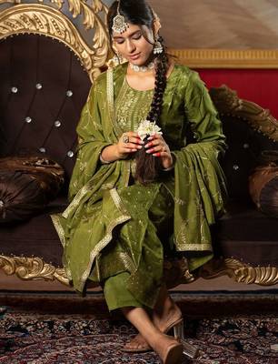 Women Ethnic Motifs Embroidered Regular Thread Work Kurta with Trousers & With Dupatta 5