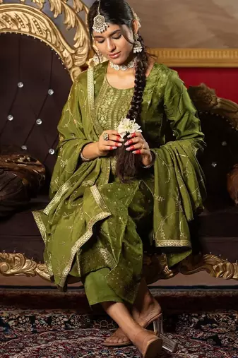 Women Ethnic Motifs Embroidered Regular Thread Work Kurta with Trousers & With Dupatta