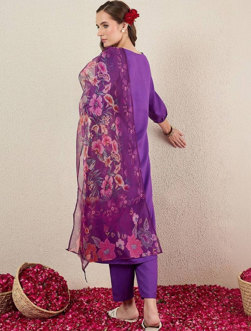 Women Floral V-Neck Kurta with Trousers & With Dupatta