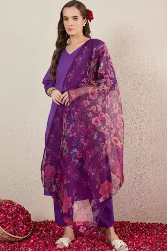 Women Floral V-Neck Kurta with Trousers & With Dupatta