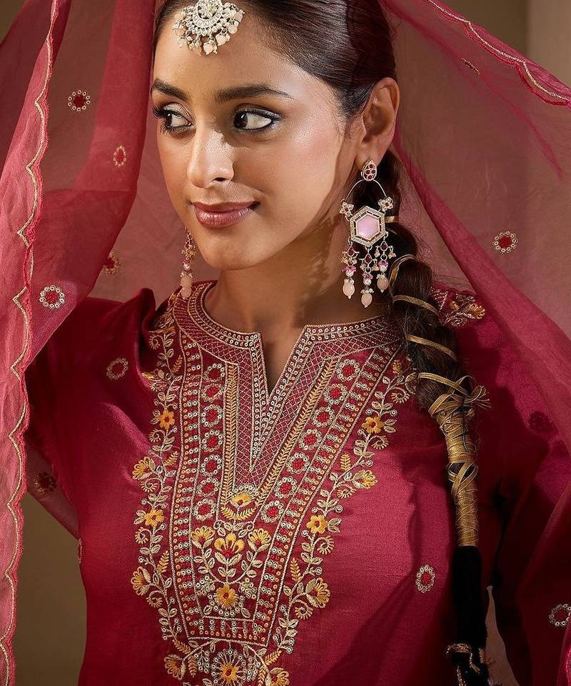 Women Ethnic Motifs Embroidered Regular Thread Work Kurta with Trousers & With Dupatta