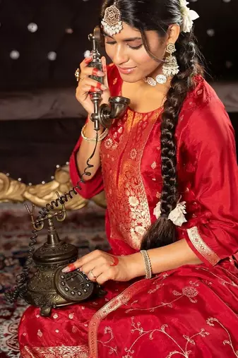 Women Ethnic Motifs Regular Kurta with Trousers & With Dupatta