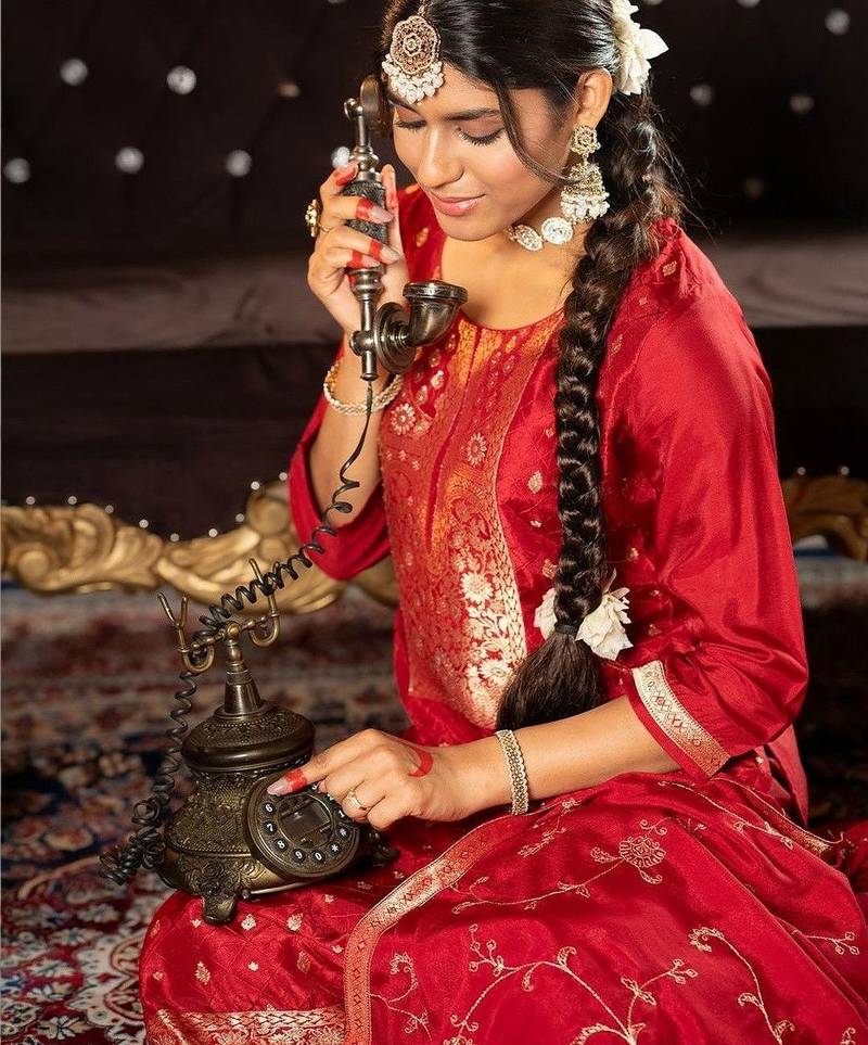 Women Ethnic Motifs Regular Kurta with Trousers & With Dupatta