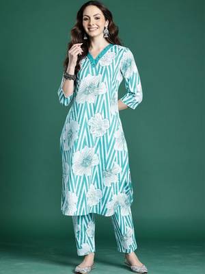 Women Floral Printed Regular Pure Cotton Kurta with Trousers 3