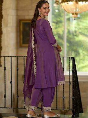 Women Ethnic Motifs Embroidered Regular Kurta with Trousers & With Dupatta 2