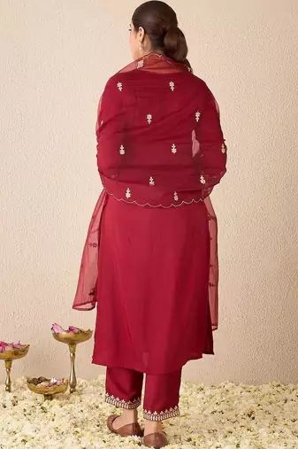 Women Ethnic Motifs Embroidered Regular Kurta with Trousers & With Dupatta