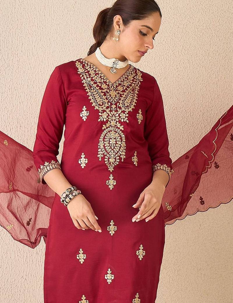 Women Ethnic Motifs Embroidered Regular Kurta with Trousers & With Dupatta