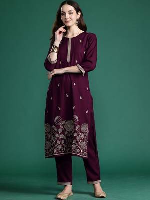 Women Floral Embroidered Regular Thread Work Kurta with Trousers 1