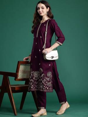 Women Floral Embroidered Regular Thread Work Kurta with Trousers 2