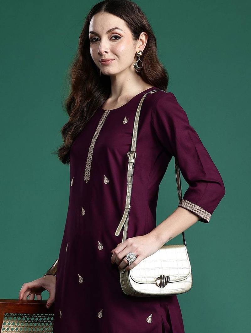 Women Floral Embroidered Regular Thread Work Kurta with Trousers