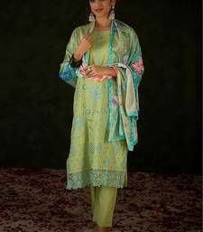 Women Floral Embroidered Regular Thread Work Kurta with Trousers & With Dupatta