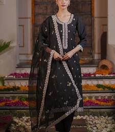 Women Ethnic Motifs Embroidered Regular Thread Work Kurta with Trousers & With Dupatta