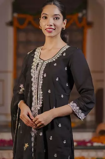 Women Ethnic Motifs Embroidered Regular Thread Work Kurta with Trousers & With Dupatta