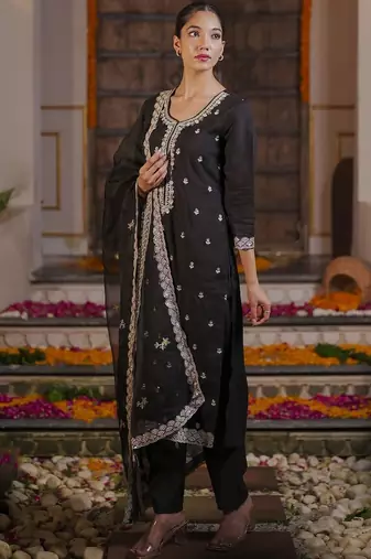 Women Ethnic Motifs Embroidered Regular Thread Work Kurta with Trousers & With Dupatta
