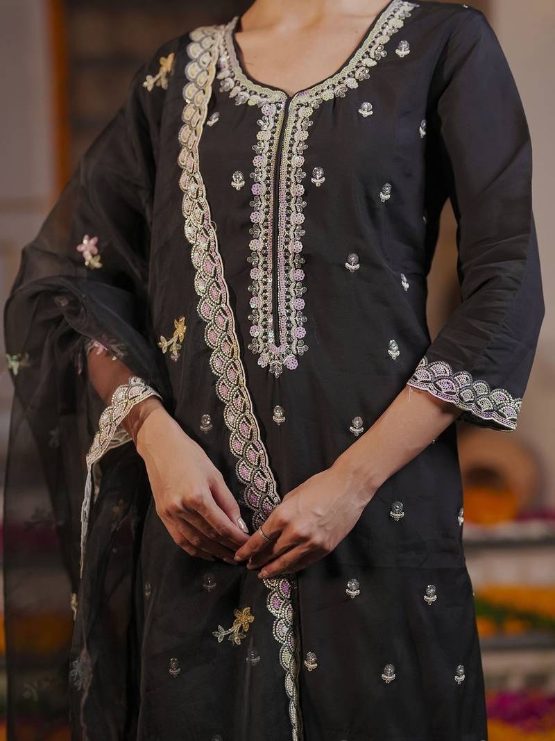 Women Ethnic Motifs Embroidered Regular Thread Work Kurta with Trousers & With Dupatta