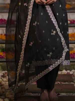 Women Ethnic Motifs Embroidered Regular Thread Work Kurta with Trousers & With Dupatta 6