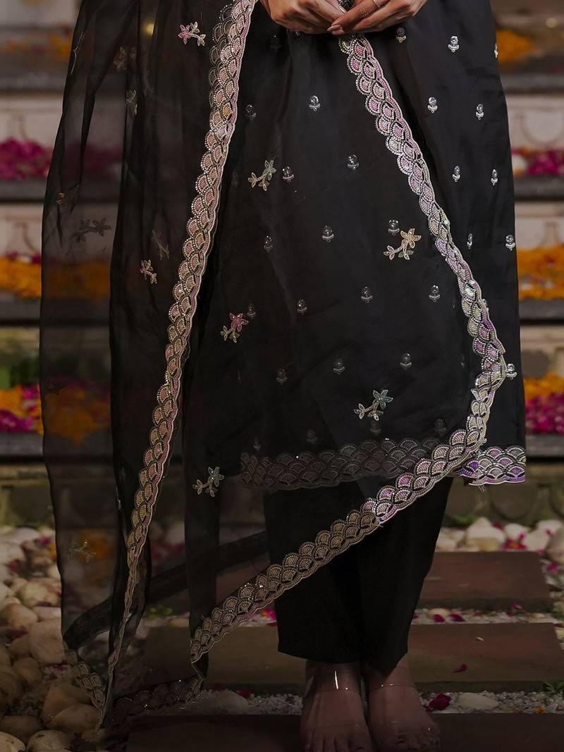 Women Ethnic Motifs Embroidered Regular Thread Work Kurta with Trousers & With Dupatta