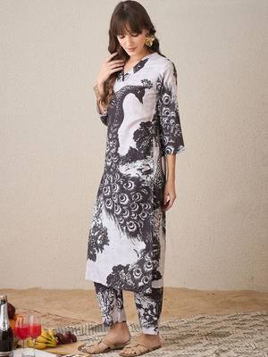 Women Ethnic Motifs Printed Regular Pure Cotton Kurta with Trousers 5