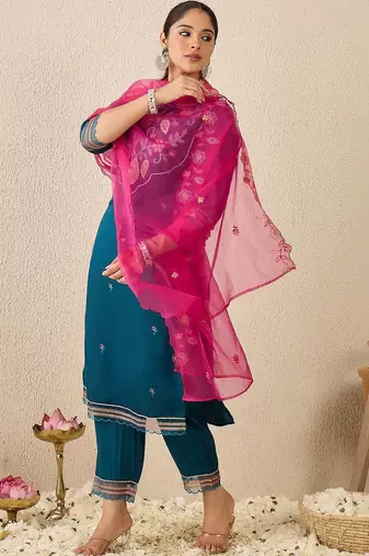 Women Floral Embroidered Regular Thread Work Kurta with Trousers & With Dupatta