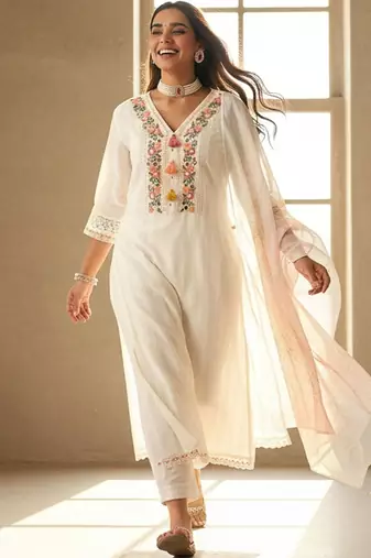 Women Floral Embroidered Regular Mirror Work Pure Cotton Kurta with Trousers & With Dupatta