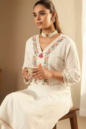 Women Floral Embroidered Regular Mirror Work Pure Cotton Kurta with Trousers & With Dupatta