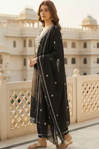 Women Ethnic Motifs Embroidered Regular Thread Work Pure Cotton Kurta with Trousers & With Dupatta