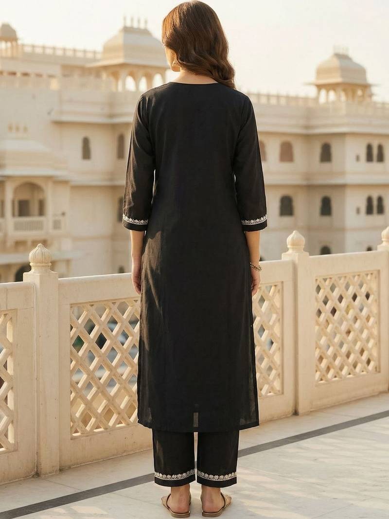 Women Ethnic Motifs Embroidered Regular Thread Work Pure Cotton Kurta with Trousers & With Dupatta