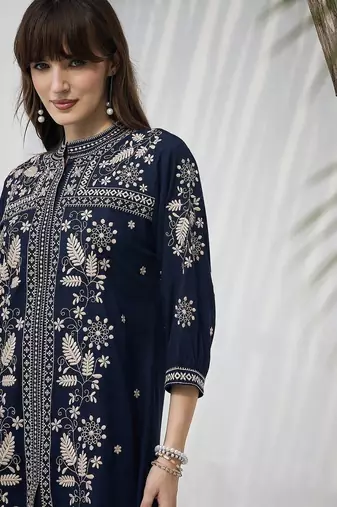 Women Ethnic Motifs Embroidered Regular Thread Work Kurta with Trousers