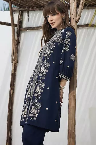 Women Ethnic Motifs Embroidered Regular Thread Work Kurta with Trousers