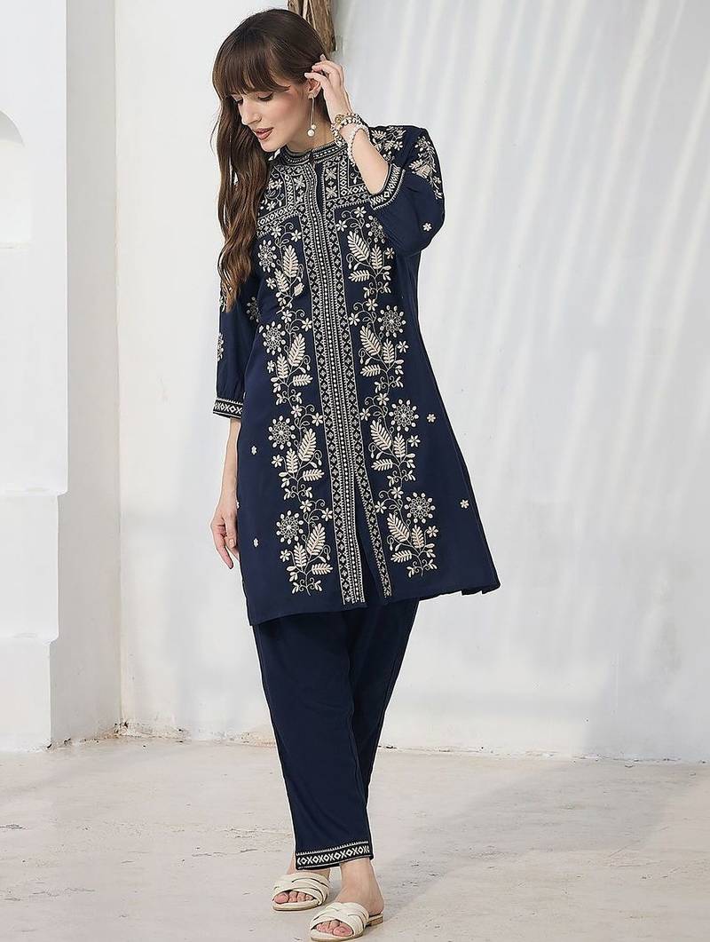 Women Ethnic Motifs Embroidered Regular Thread Work Kurta with Trousers