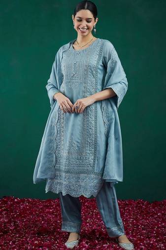 Women Ethnic Motifs Embroidered Regular Thread Work Kurta with Trousers & With Dupatta