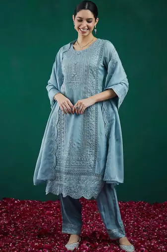 Women Ethnic Motifs Embroidered Regular Thread Work Kurta with Trousers & With Dupatta