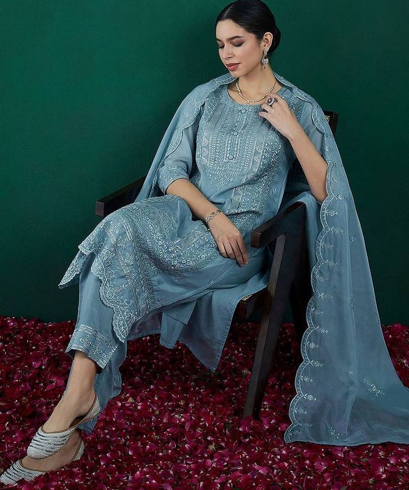 Women Ethnic Motifs Embroidered Regular Thread Work Kurta with Trousers & With Dupatta