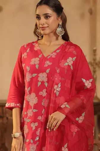 Women Floral Embroidered Regular Sequinned Kurta with Trousers & With Dupatta