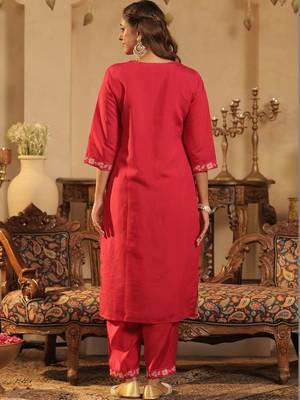 Women Floral Embroidered Regular Sequinned Kurta with Trousers & With Dupatta 3