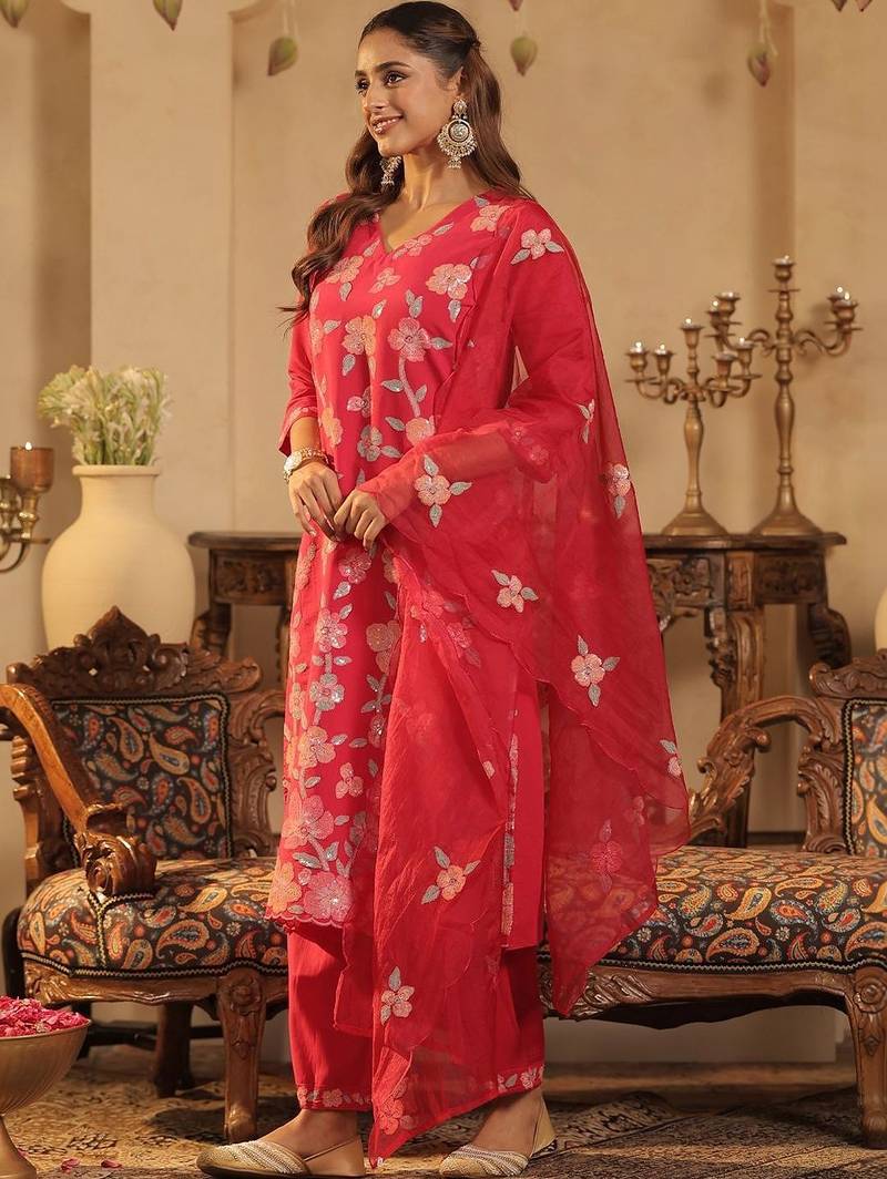 Women Floral Embroidered Regular Sequinned Kurta with Trousers & With Dupatta