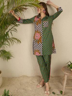 Women Printed Regular Pure Cotton Kurta with Trousers 1