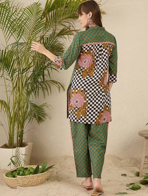 Women Printed Regular Pure Cotton Kurta with Trousers 7