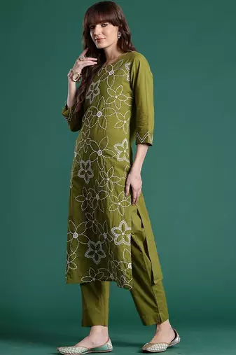 Women Floral Embroidered Regular Thread Work Pure Cotton Kurta with Trousers