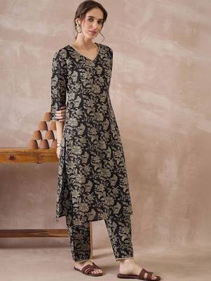 Women Floral Printed Regular Pure Cotton Kurta with Trousers 3