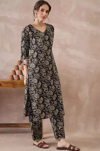 Women Floral Printed Regular Pure Cotton Kurta with Trousers