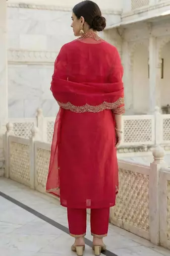 Women Ethnic Motifs Embroidered Regular Liva Kurta with Trousers & With Dupatta