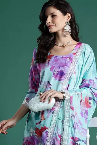 Women Floral Printed Regular Kurta with Trousers & With Dupatta
