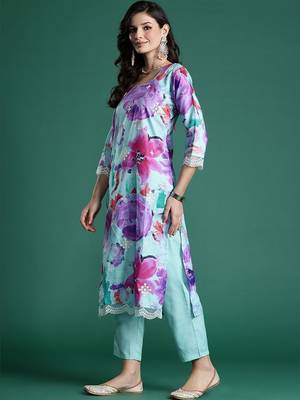 Women Floral Printed Regular Kurta with Trousers & With Dupatta 3