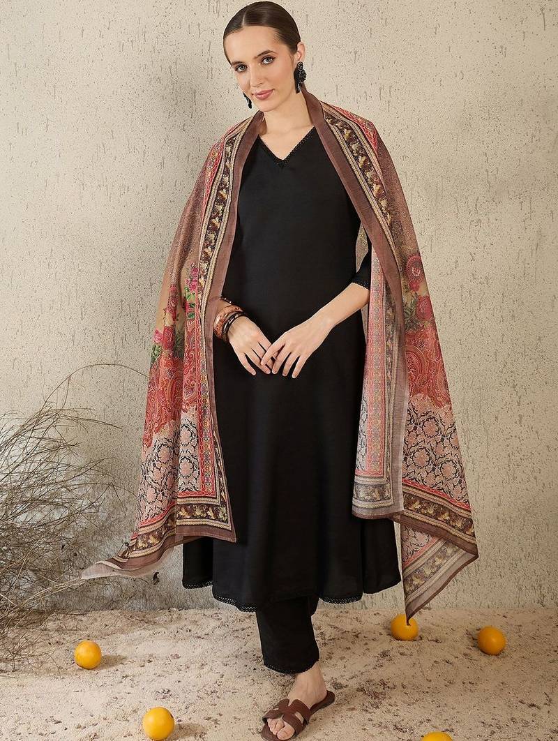 Women Ethnic Motifs Regular Kurta with Trousers & With Dupatta